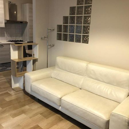 Ferienwohnung Cini Infinity House Cinisello Balsamo Exterior foto